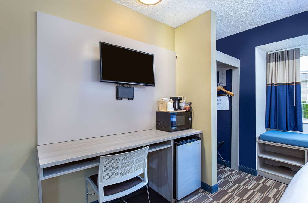 Microtel Inn by Wyndham Dry Ridge - photo 14