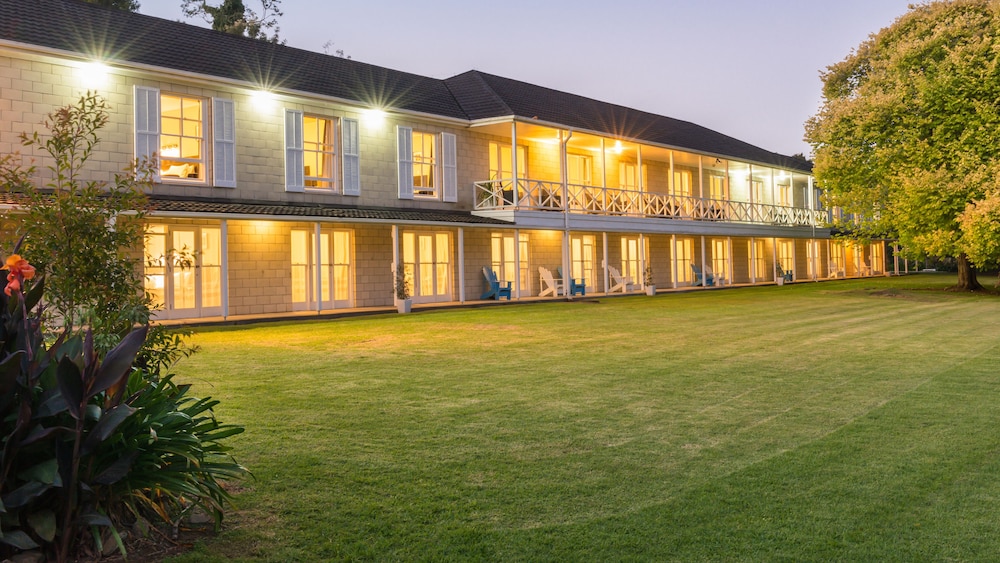 Discovery Settlers Hotel in Whangarei, New Zealand