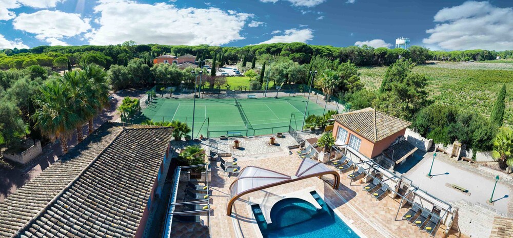 Oliveraie de Paul - carbon neutral hotel in Aigues-Mortes