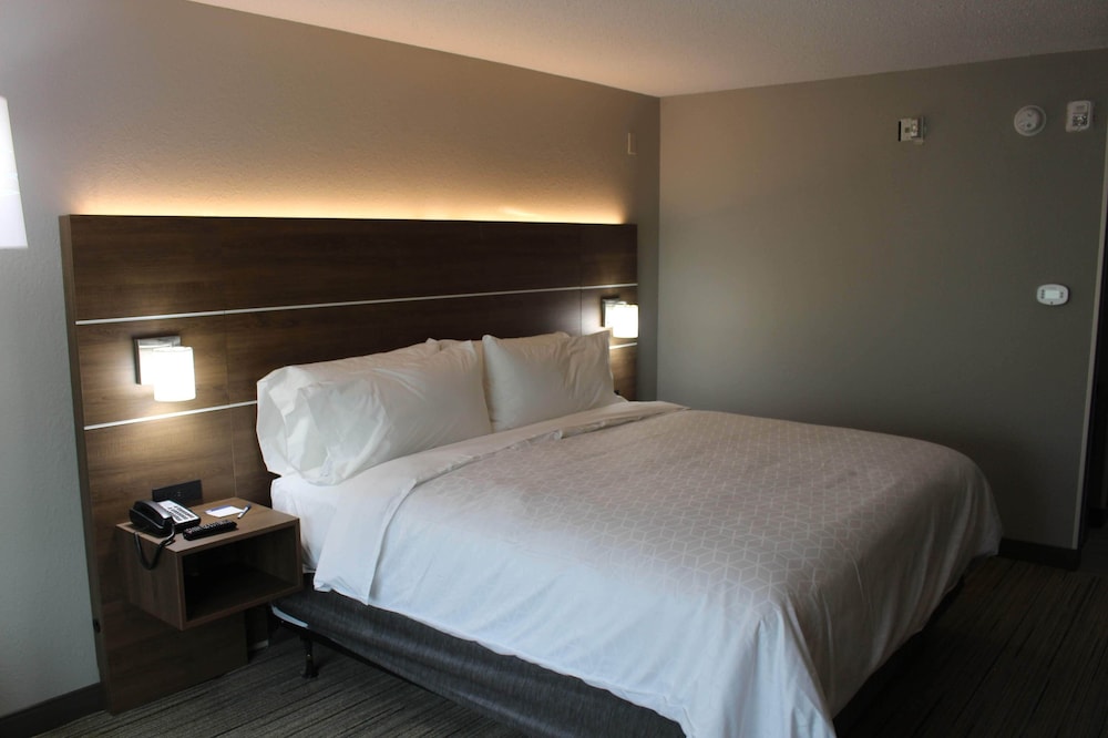 Holiday Inn Express & Suites Enterprise - photo 2