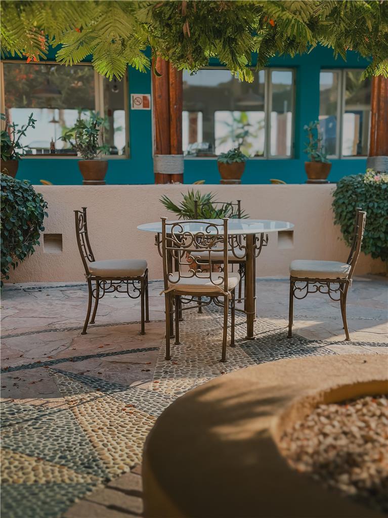Los Patios Hotel