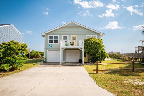 Beach Barracks by Oak Island Accommodations - featured photo