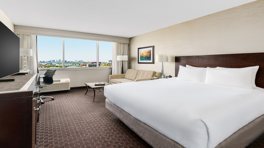 Crowne Plaza Phoenix Airport PHX by IHG - photo 14