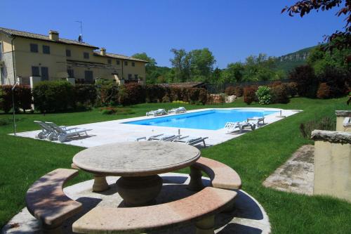 Corte degli ulivi — 4-Star Luxury Hotel in Garda, Italy