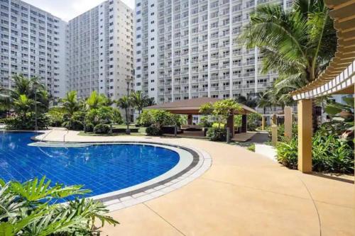 simple and affordable staycation at SHORE RESIDENCES — 5-Star Luxury Hotel in Manila, Philippines