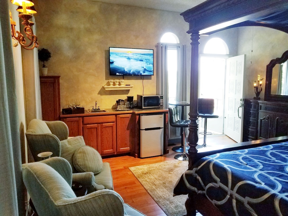 Tuscan Manor - photo 11