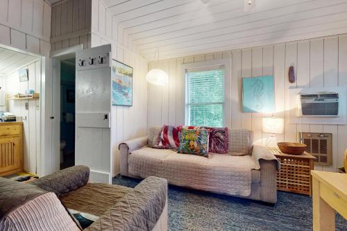 Holiday House Cottage 4 — 4-Star Luxury Hotel in Wells, United States