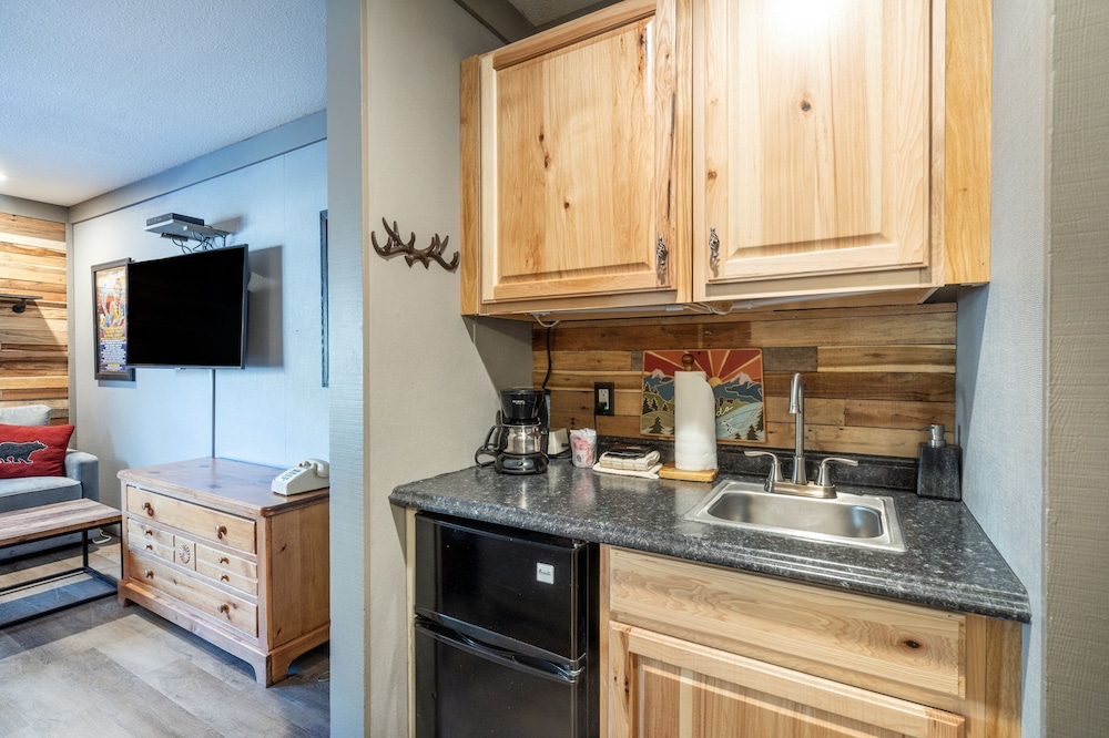 Mountainside Inn 207 by Alpine Lodging Telluride - photo 9