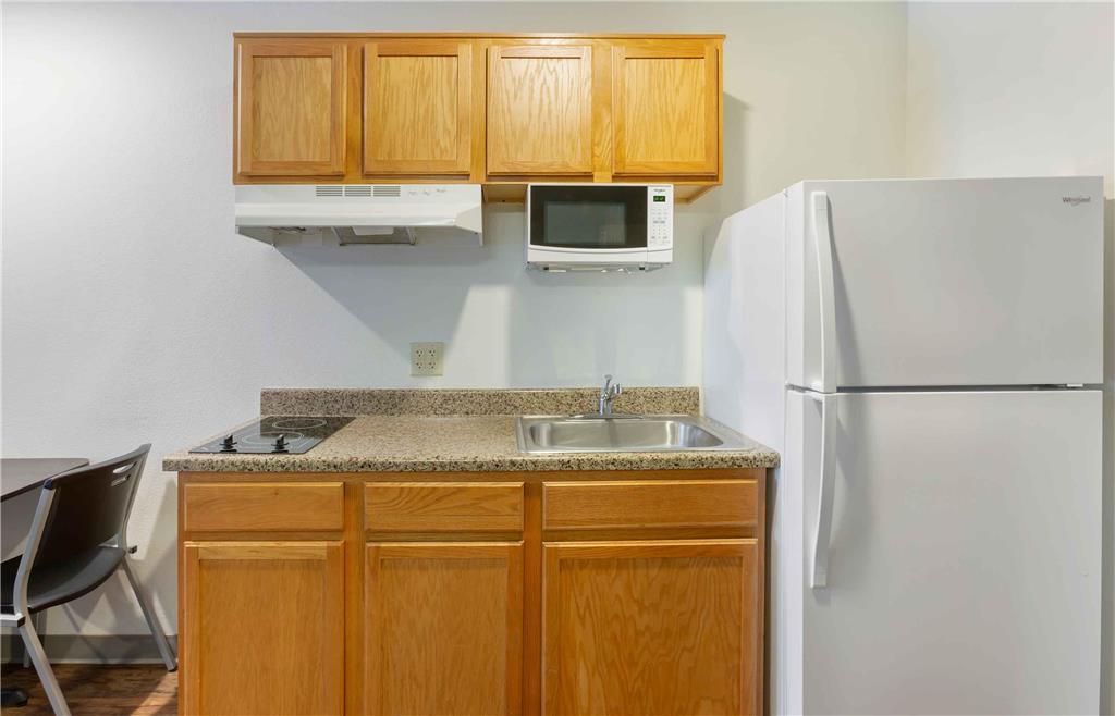 Extended Stay America Select Suites Phoenix North - photo 23