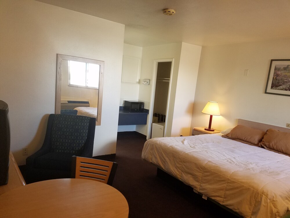 Downtown Xenion Motel - photo 11