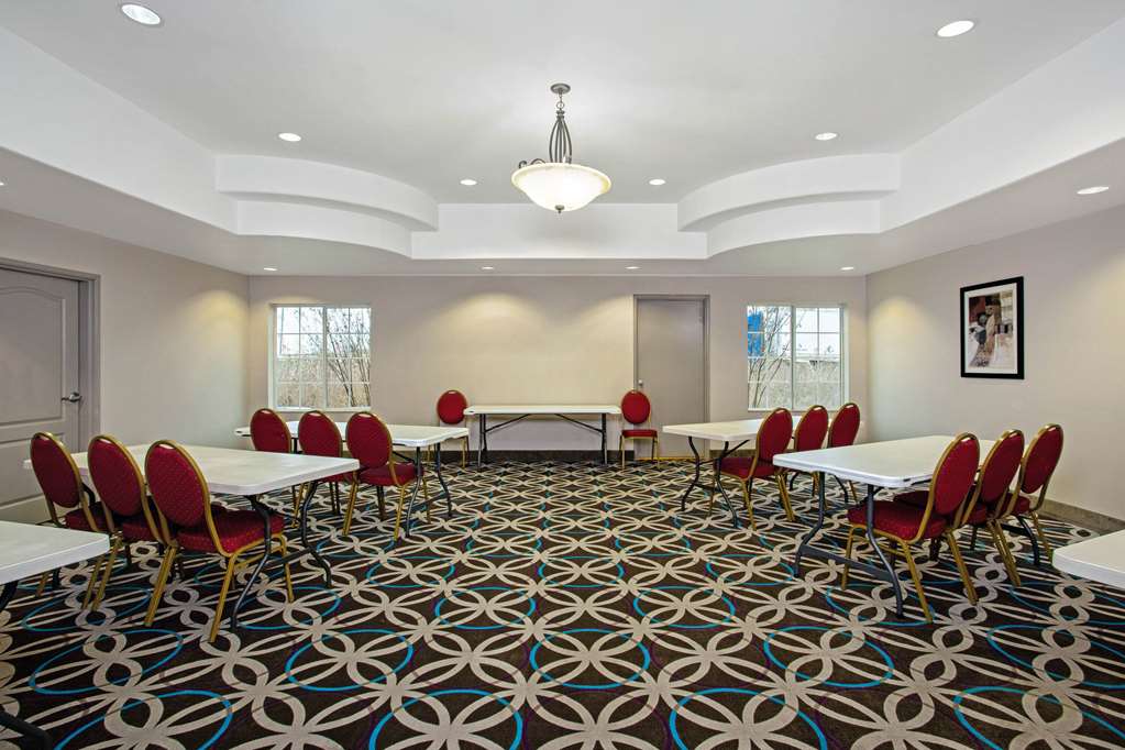 La Quinta Inn & Suites by Wyndham Fairfield TX - photo 46
