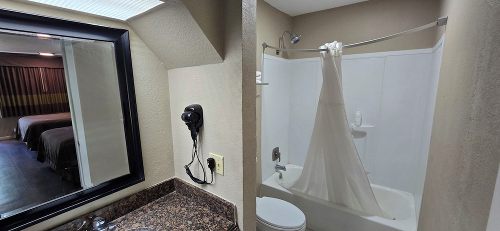 Super 8 by Wyndham Corpus Christi Northwest - photo 13