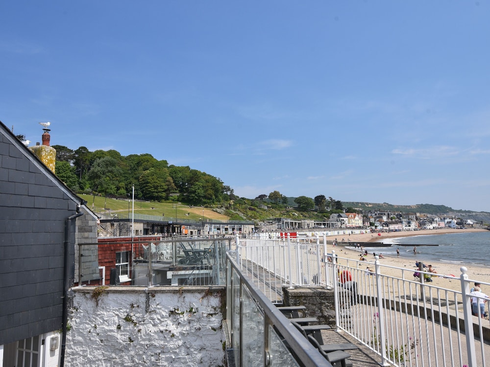 Gull Cottage — 4-Star Luxury Hotel in Lyme Regis, United Kingdom