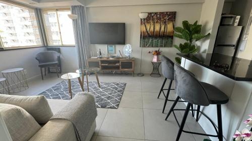 207 Centurion Frere Road Sea Point Superb Location Super Luxury — 4-Star Luxury Hotel in Cape Town, South Africa