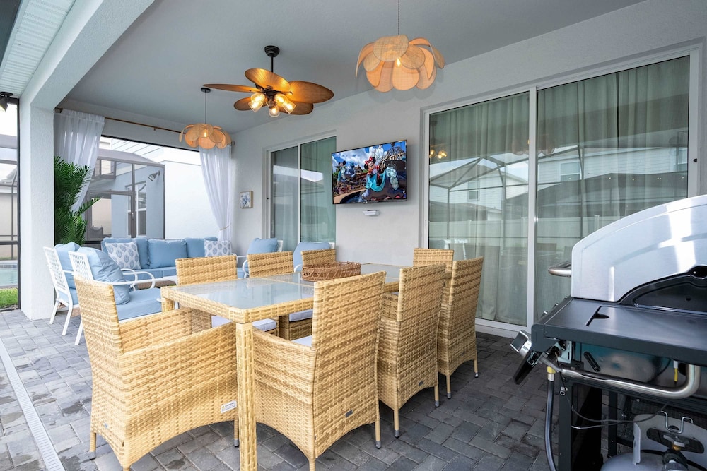 Amazing 5 Suite Home With Resort style Amenities - photo 20