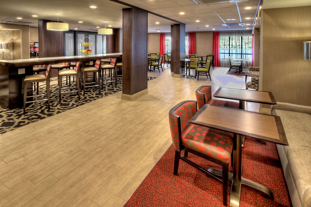 Hampton Inn Cookeville - photo 26