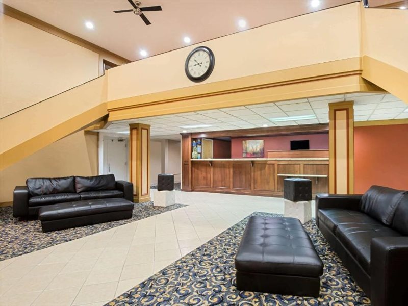 Days Inn by Wyndham Fremont - photo 12