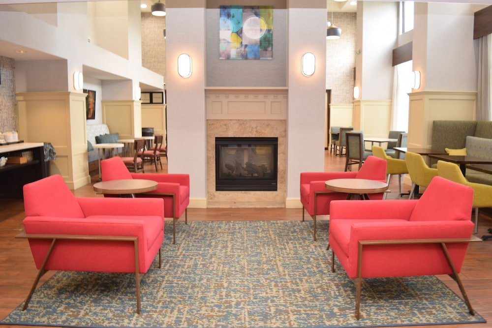 Hampton Inn & Suites Albany Airport - photo 3
