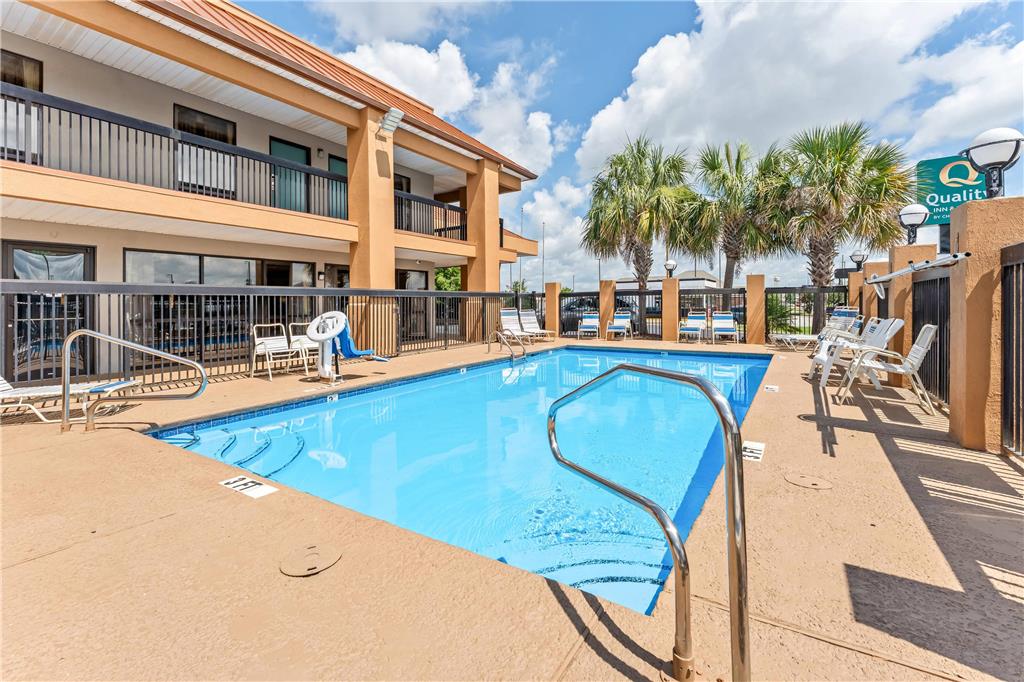 Quality Inn & Suites near Robins Air Force Base - photo 57