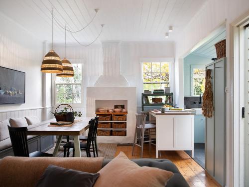 Wombat Hill Cottage central Daylesford retreat — 4-Star Luxury Hotel in Daylesford, Australia