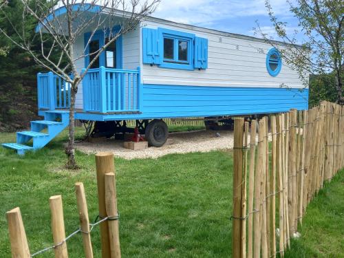 Les Roulottes de Josephine - carbon neutral hotel in Unknown City