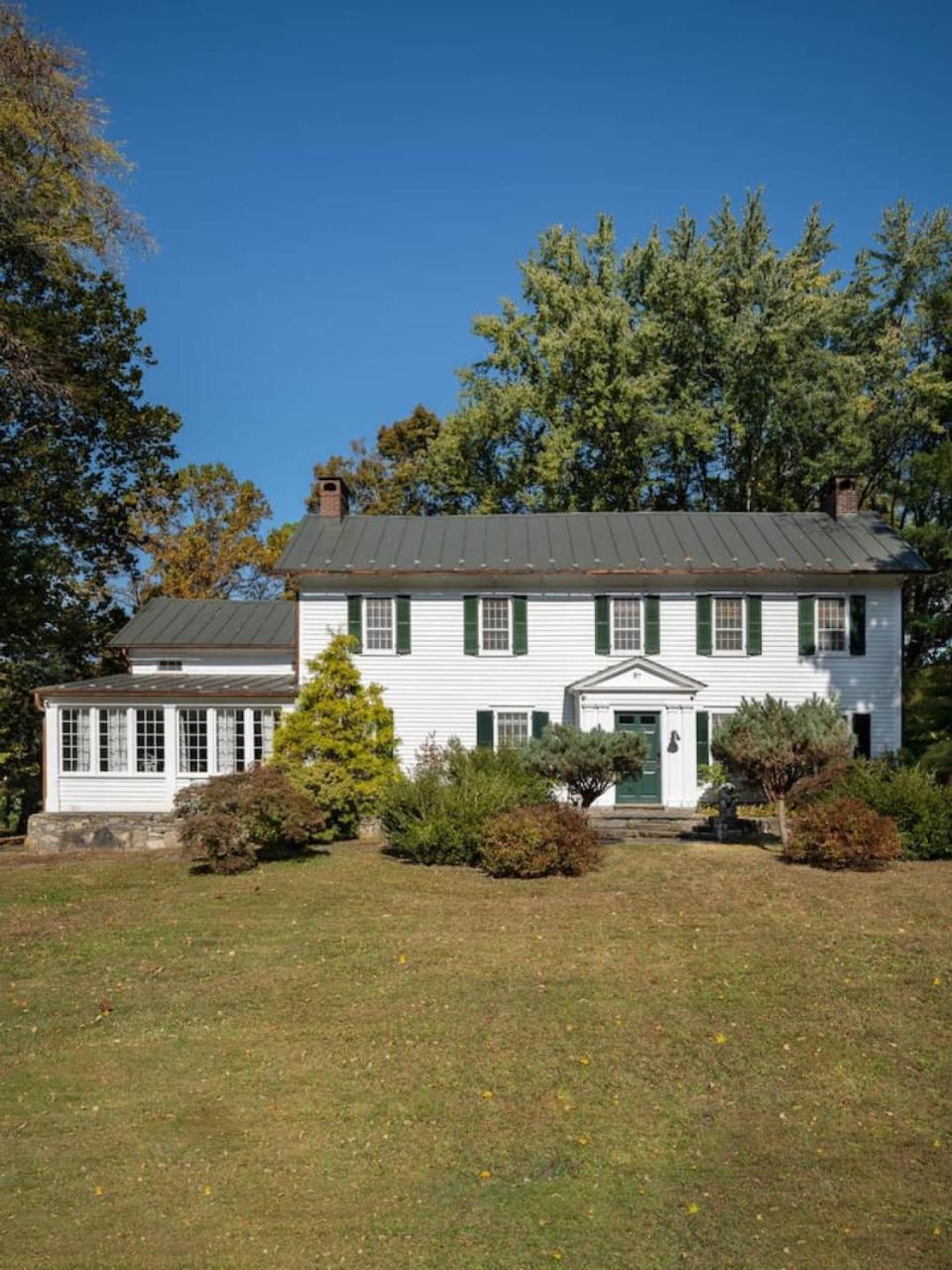 Willow Vale Stunningly Designed Historical Icon with Hot Tub — 4-Star Luxury Hotel in Pine Plains, United States