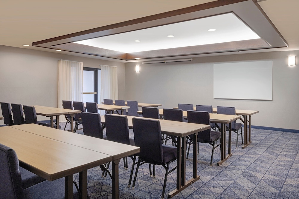 Courtyard by Marriott Salt Lake City Airport - photo 39