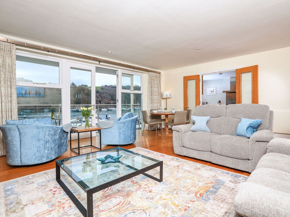 15 Dart Marina — 4-Star Luxury Hotel in Dartmouth, United Kingdom