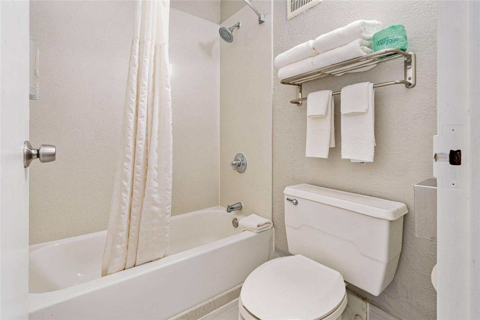Clarion Pointe Galveston Beachfront - photo 30