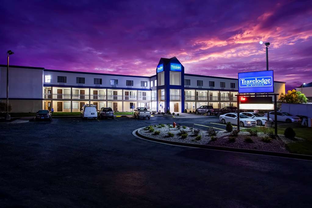 Travelodge by Wyndham Fort Wayne North - photo 2