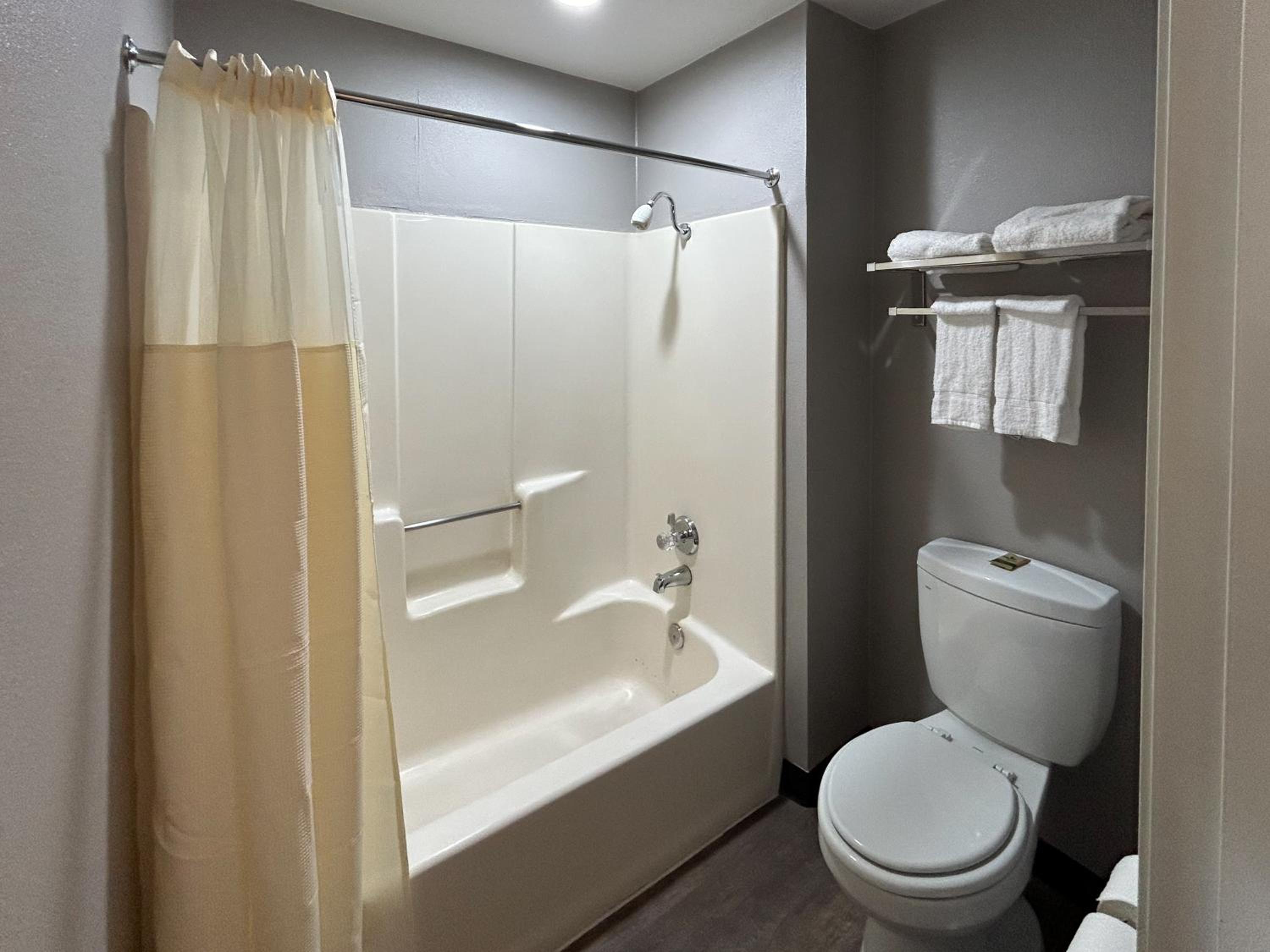 Motel 6 Lake Elsinore CA - photo 21