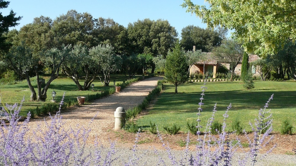 Les Bastides de l'Auviduery — hotel in Draguignan