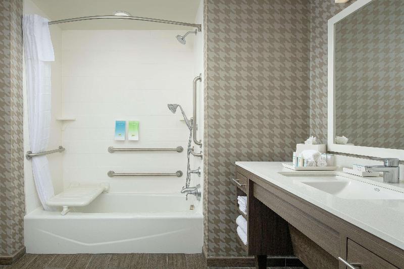 Home2 Suites by Hilton Edison - photo 8