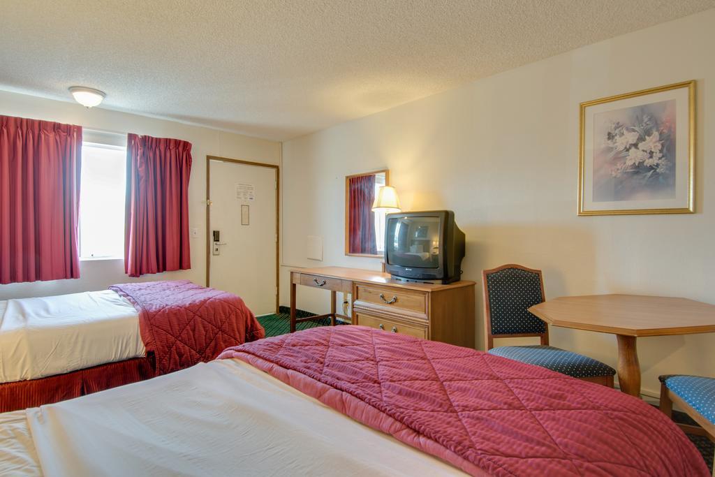 Howard Johnson Express Inn Redding - photo 8