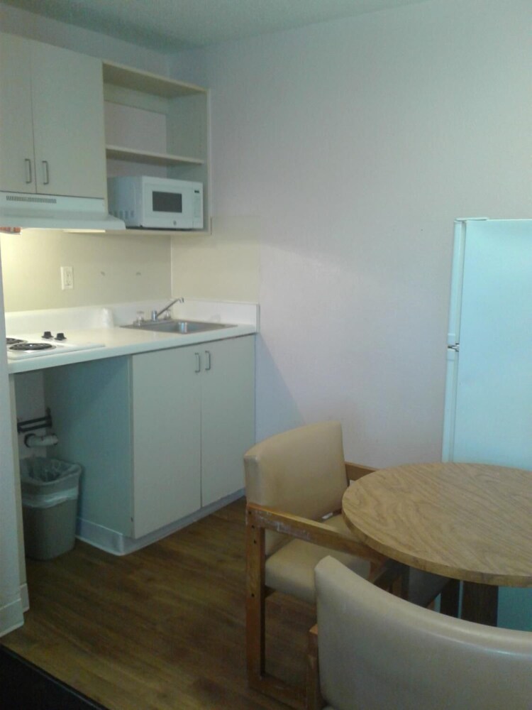 InTown Suites San Antonio East - photo 12