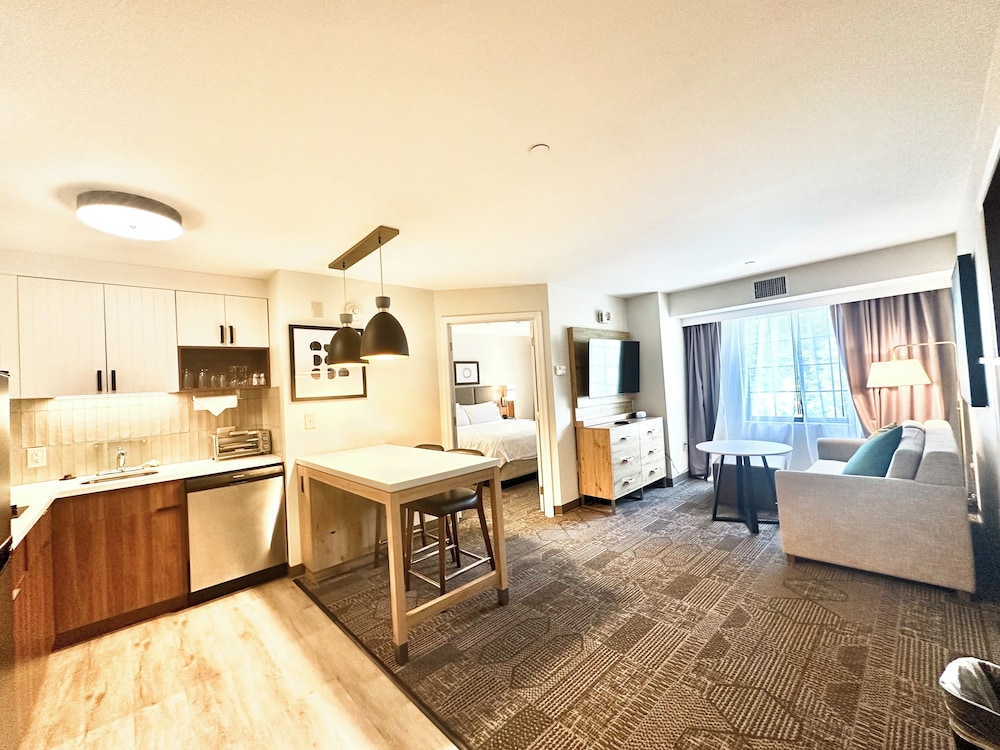 Staybridge Suites East Stroudsburg Poconos by IHG - photo 5