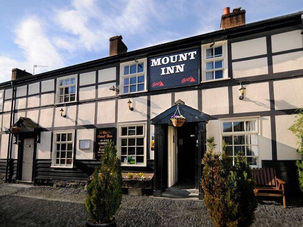 The Mount Inn - carbon neutral hotel in Llanidloes