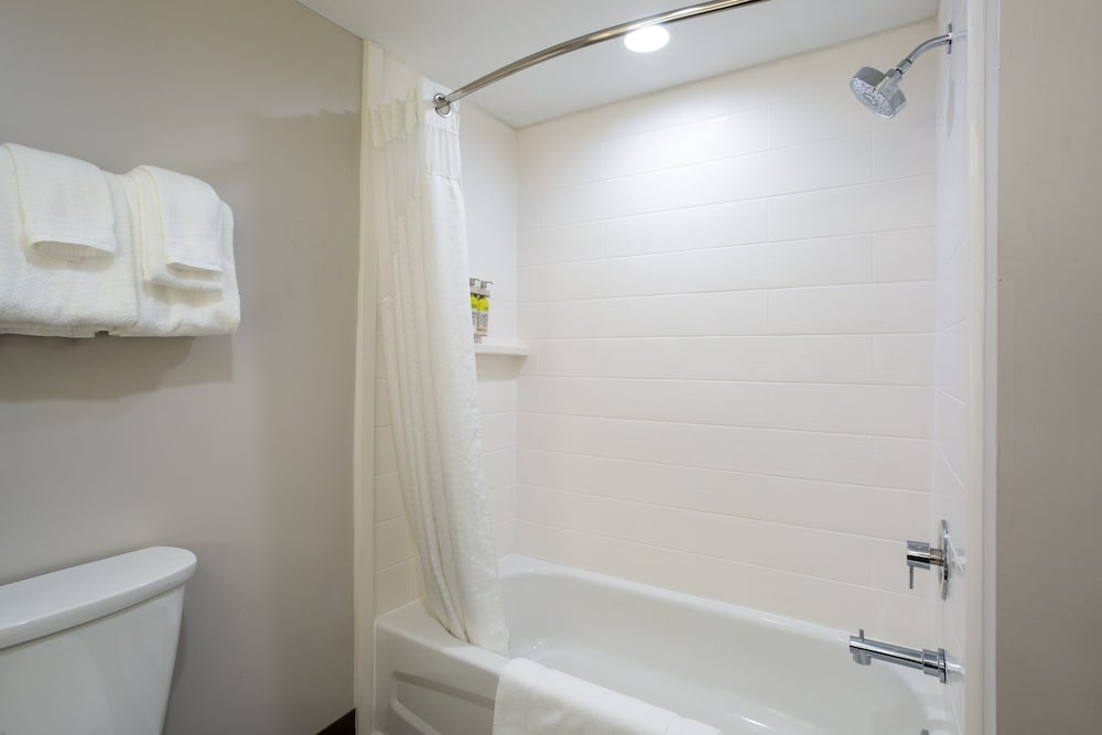 Holiday Inn Express Hotel & Suites Morehead Cty by IHG - photo 24