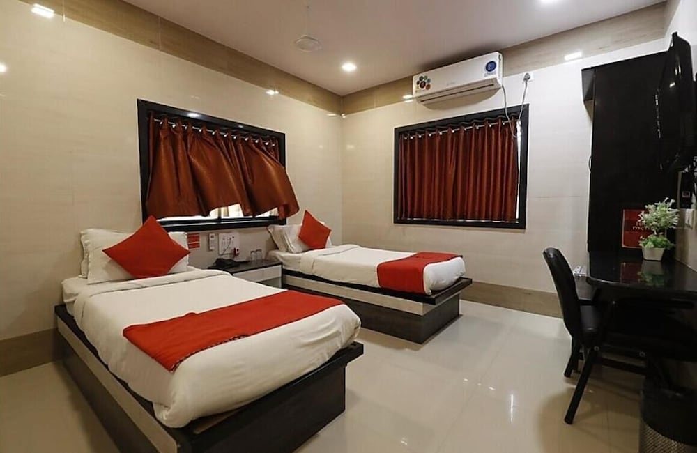 Hotel Suraj inn - last minute hotel in Surat