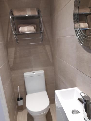 Lovely Home with full en suite double bed rooms