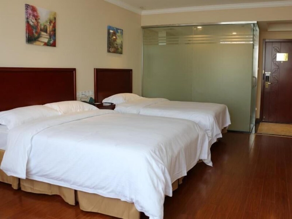 GreenTree Inn Langfang Bazhou Railway Station West Yingbin Road Express Hotel - carbon neutral hotel in Langfang