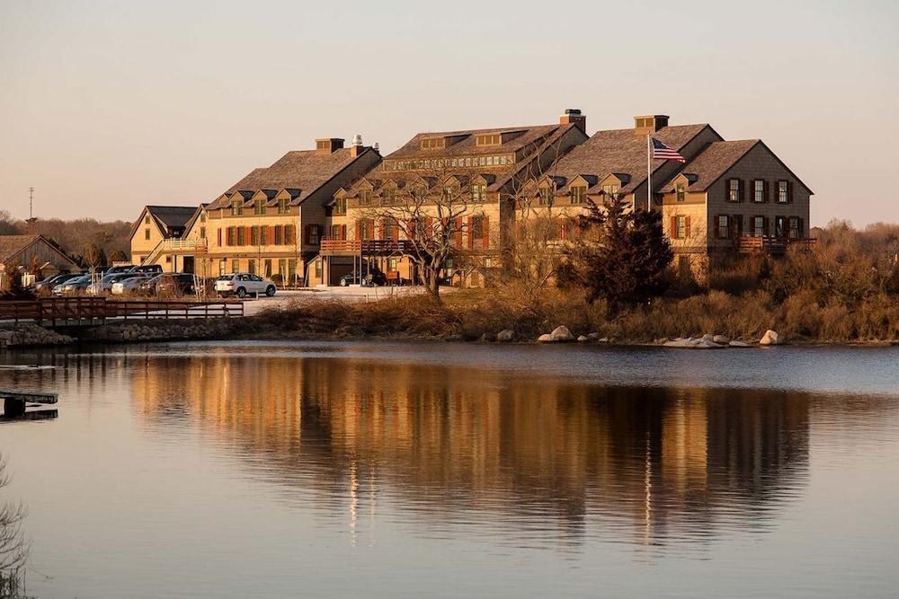 Weekapaug Inn — hotel in Stone Mountain