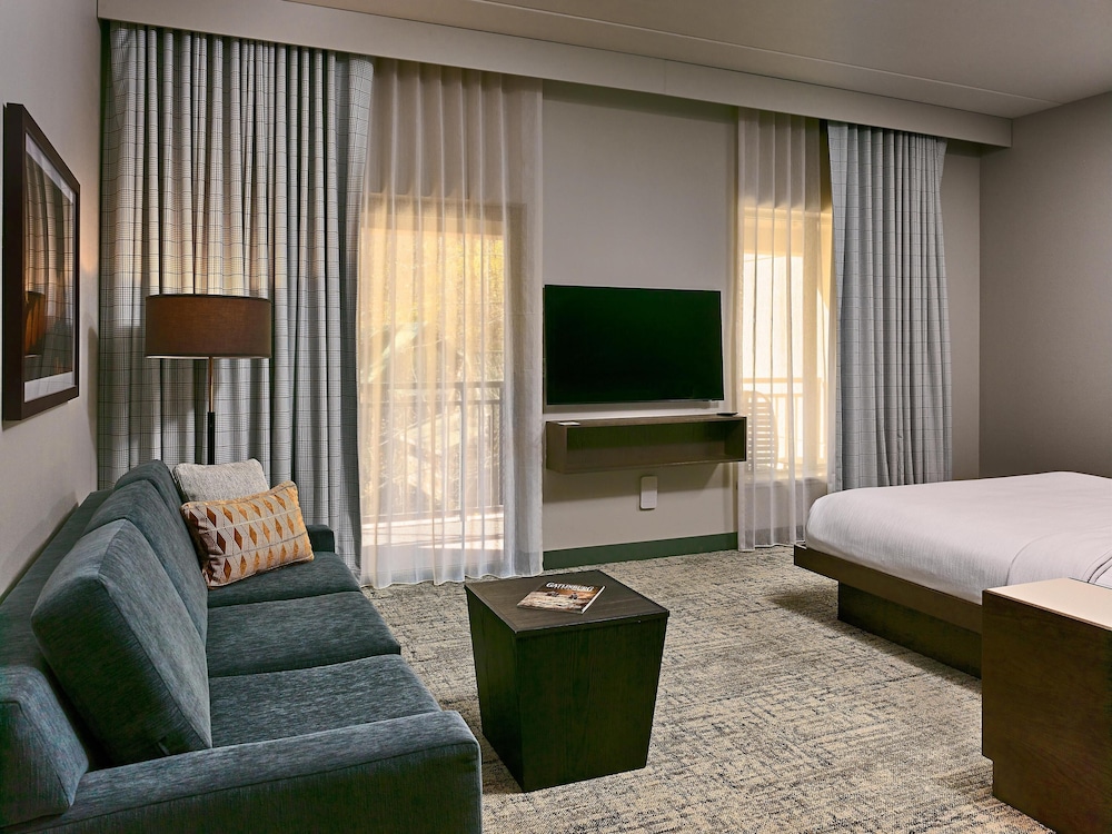 Embassy Suites by Hilton Gatlinburg Resort - photo 28