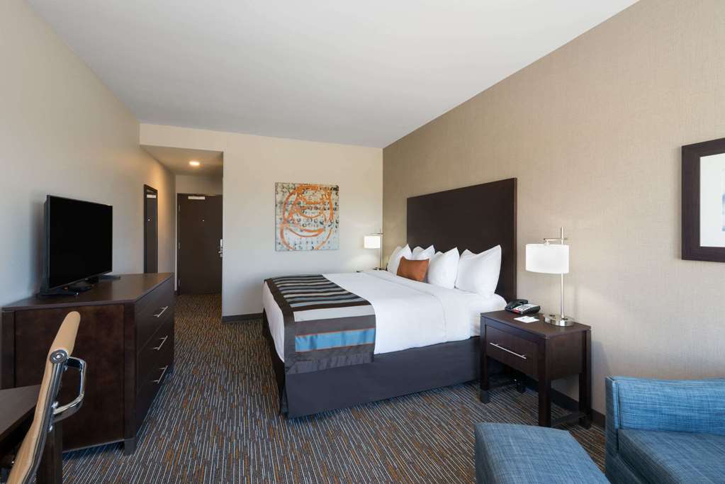 Wingate by Wyndham Loveland - photo 10