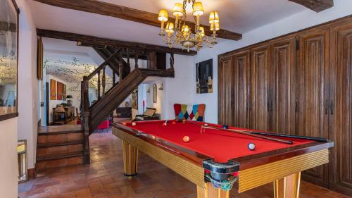 17th Century Room in Villa with Snooker & HotTub Sintra WOW