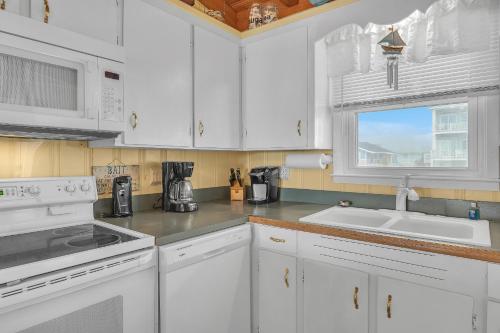 Cabana Boy by Oak Island Accommodations - photo 44