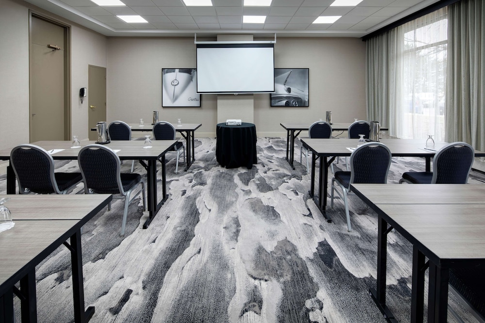 Embassy Suites by Hilton Detroit Troy Auburn Hills - photo 80