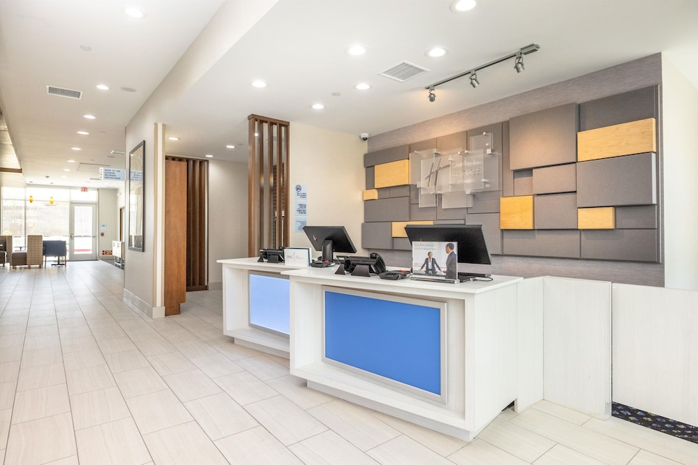 Holiday Inn Express & Suites San Jose Silicon Valley - photo 3