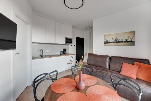 DOKI Living & Foodhall Apartament z widokiem na Marinę Cesarską — 4-Star Luxury Hotel in Gdansk, Poland