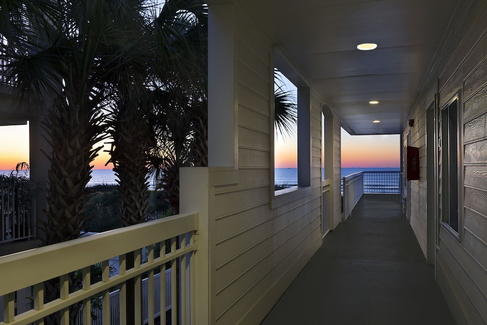 Seaside Inn Oceanfront - photo 28